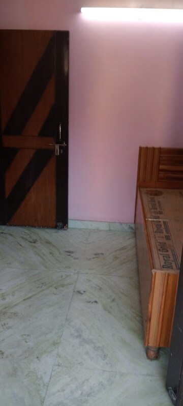 Room in 1 BHK Builder Floor at Govindpuri – for Rent