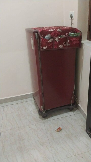 Furnished Amenities in 3 BHK Apartment at Hestia Apartment, Gomti Nagar – for Rent