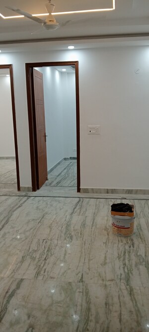 Room in 3 BHK Builder Floor at Govindpuri – for Sale