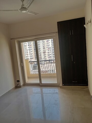 2 BHK Apartment For Rent in Nimbus The Hyde park, Sector 78