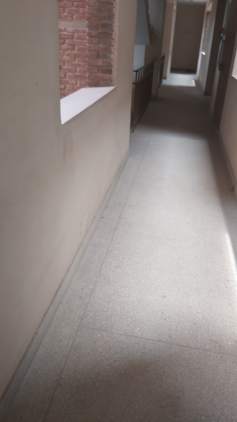 undefined, mayur vihar 3.5 Bedroom 1450 Sq.Ft. Apartment In Mayur Vihar Delhi 8429409