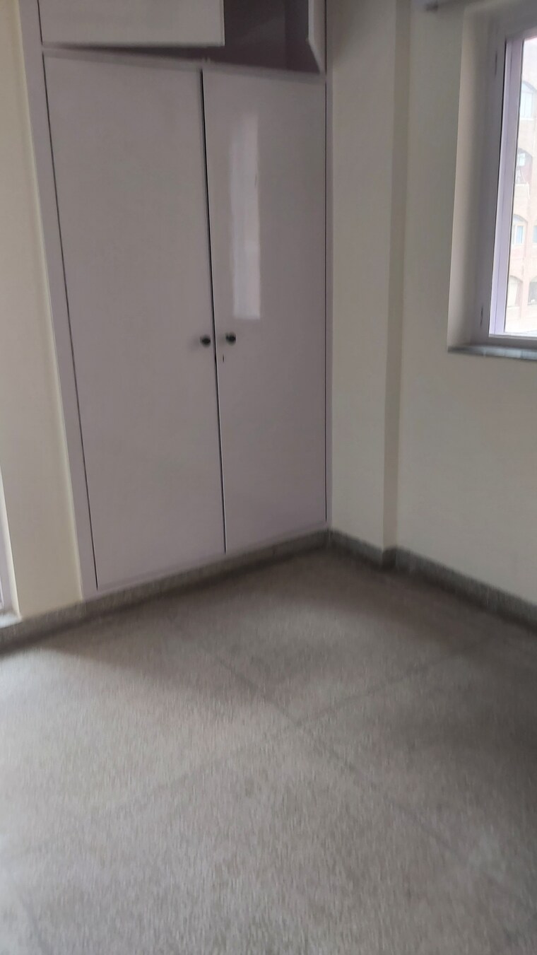 Room, mayur vihar 3.5 Bedroom 1450 Sq.Ft. Apartment In Mayur Vihar Delhi 8429409