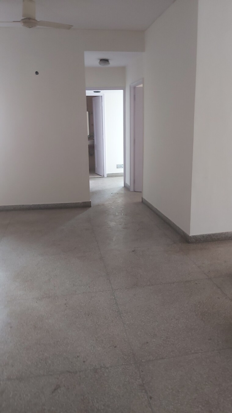 Room, mayur vihar 3.5 Bedroom 1450 Sq.Ft. Apartment In Mayur Vihar Delhi 8429409