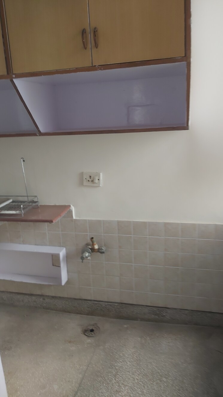 Bathroom, mayur vihar 3.5 Bedroom 1450 Sq.Ft. Apartment In Mayur Vihar Delhi 8429409