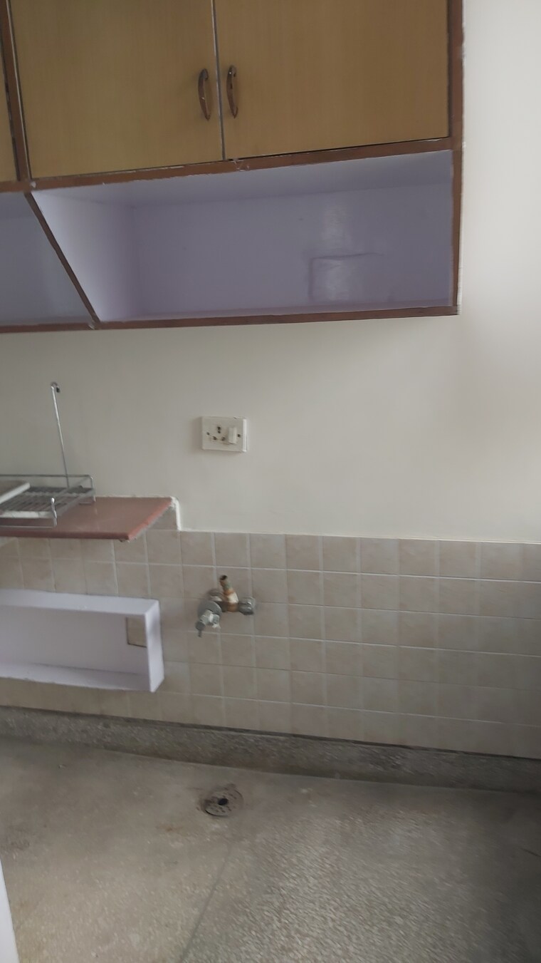 Bathroom, mayur vihar 3.5 Bedroom 1450 Sq.Ft. Apartment In Mayur Vihar Delhi 8429409