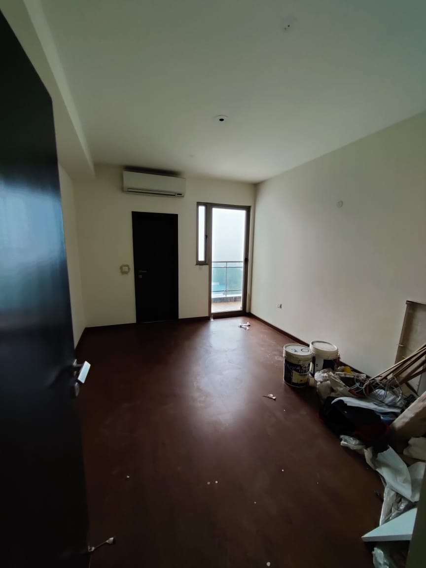 4 BHK + Pooja Room,Servant Room Apartment For Sale in Tata Primanti-Executive Floors