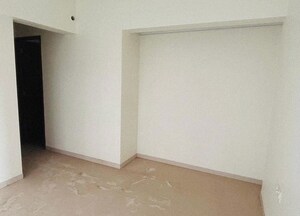 Room in 2 BHK Apartment at Kalpataru Immensa, Kolshet Road – for Sale