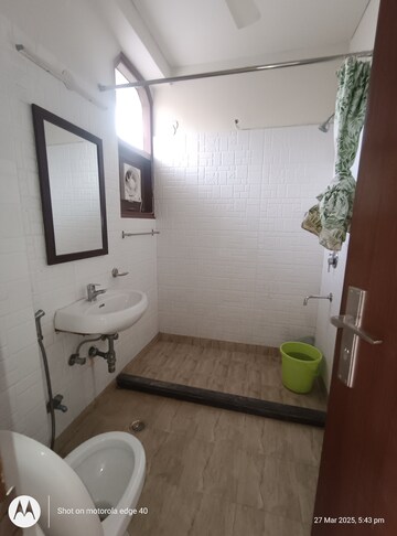 Master Bedroom in 2 BHK Builder Floor at Malviya Nagar – for Rent