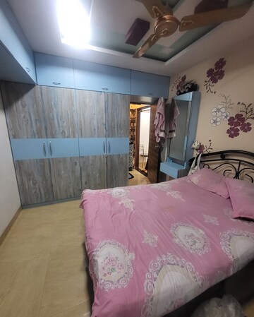 Bedroom in 1.5 BHK Apartment at Stella Building, Andheri East – for Rent