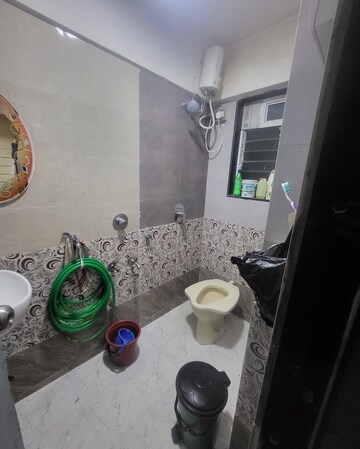 Bathroom in 1.5 BHK Apartment at Stella Building, Andheri East – for Rent
