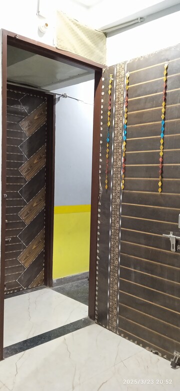 Room in 2 BHK Builder Floor at Dwarka Mor – for Rent