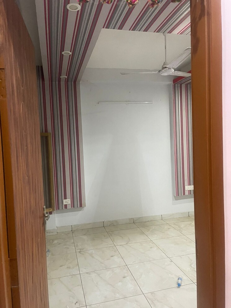 Room, housing-board-colony-sector-7 3 Bedroom 1450 Sq.Ft. Builder Floor In Sector 7 Gurgaon 8429567