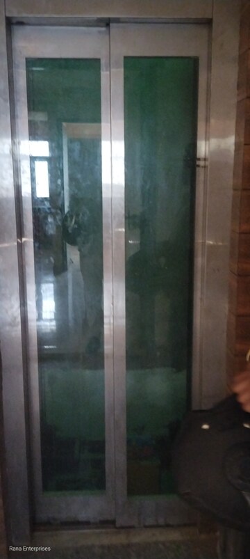 Furnished Amenities in 2 BHK Apartment at Ashok Vihar Sector 3, Sector 3 – for Rent