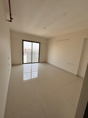 Room in 2 BHK Apartment at Arkade Crown, Borivali West – for Rent
