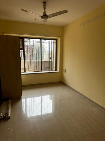 Room in 3 BHK Apartment at Marathon Maxima, Mulund West – for Rent