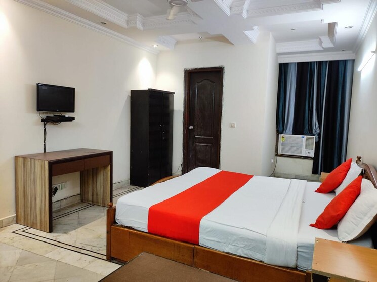 Bedroom, greater kailash i 3 Bedroom 250 Sq.Yd. Builder Floor In Greater Kailash I Delhi 8429626