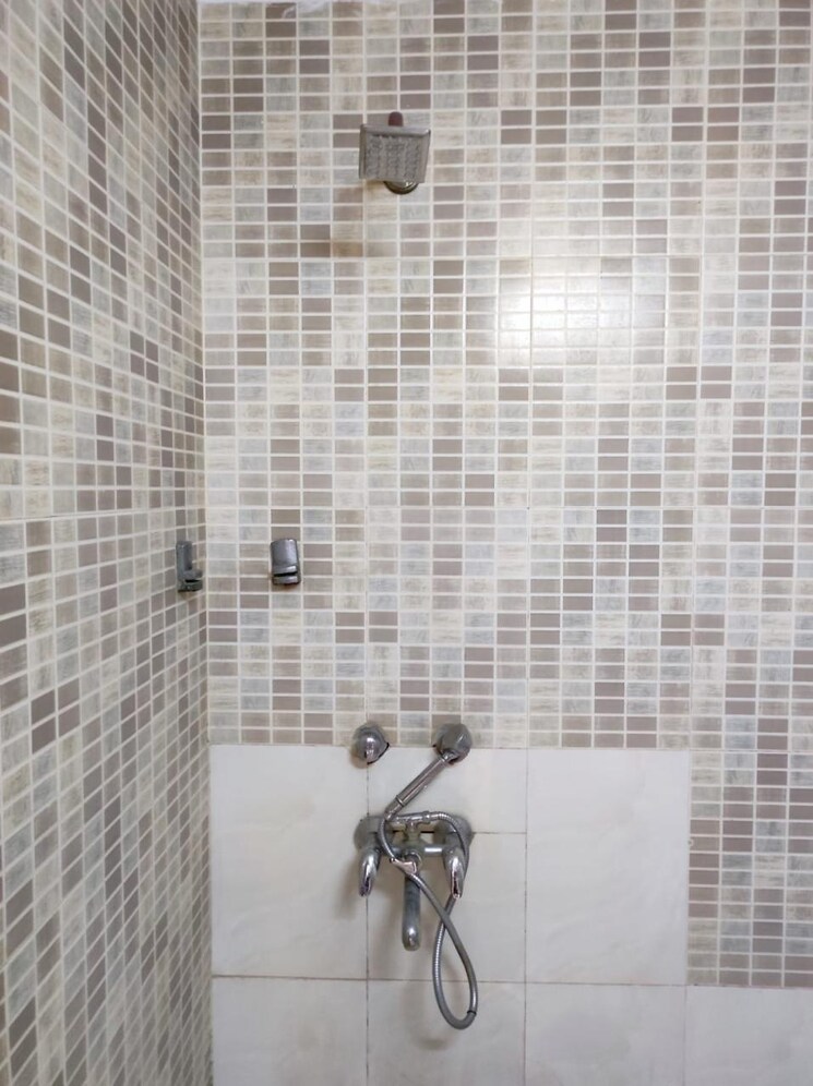 Bathroom, greater kailash i 3 Bedroom 250 Sq.Yd. Builder Floor In Greater Kailash I Delhi 8429626