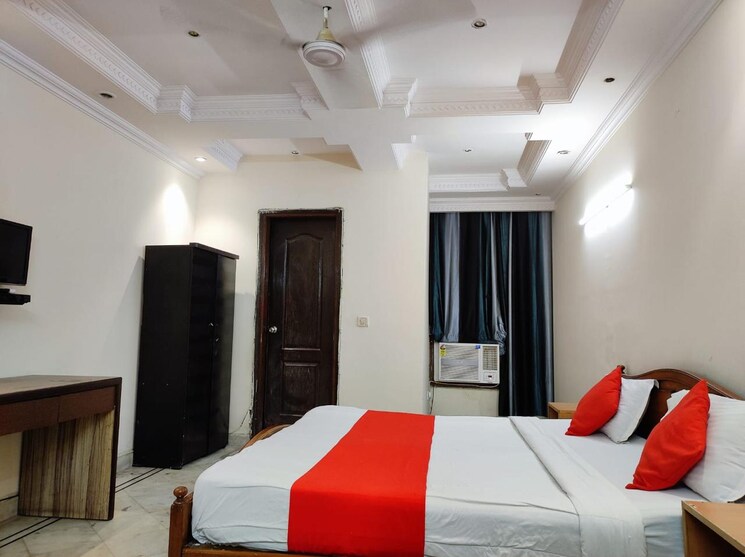 Master Bedroom, greater kailash i 3 Bedroom 250 Sq.Yd. Builder Floor In Greater Kailash I Delhi 8429626