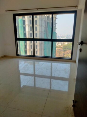 Room in 3 BHK Apartment at Kanakia Rainforest, Andheri East – for Rent