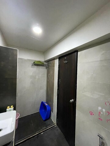 Furnished Amenities in 3 BHK Apartment at Hubtown Hill Crest, Andheri East – for Rent