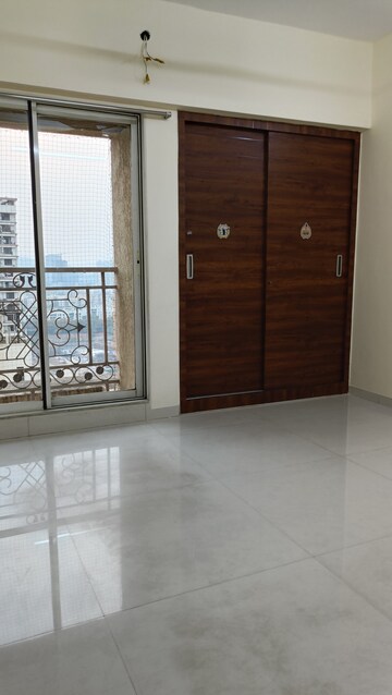 Room in 2 BHK Apartment at Rosa Oasis, Ghodbunder Road – for Rent