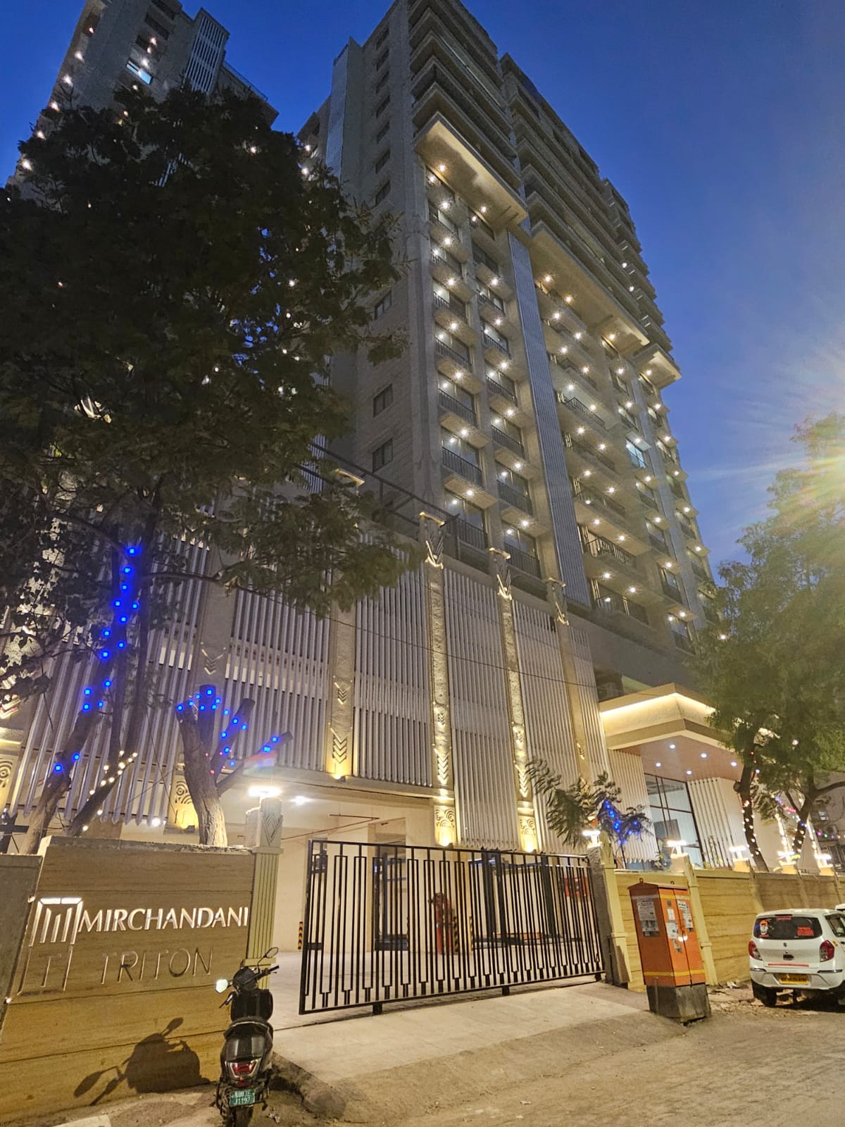 5 BHK + Pooja Room,Servant Room,Study Room Penthouse For Sale in Mirchandani Triton