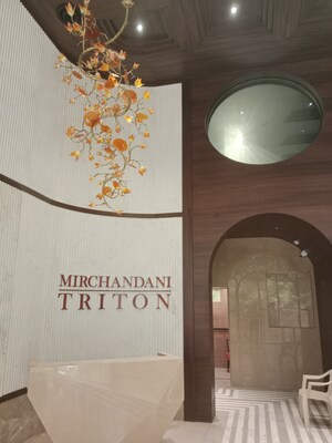 Building Lobby in 5 BHK Penthouse at Mirchandani Triton, Santacruz West – for Sale