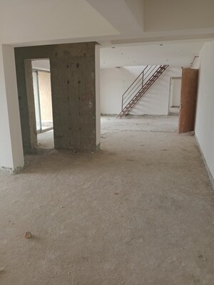 Living Room in 5 BHK Penthouse at Mirchandani Triton, Santacruz West – for Sale