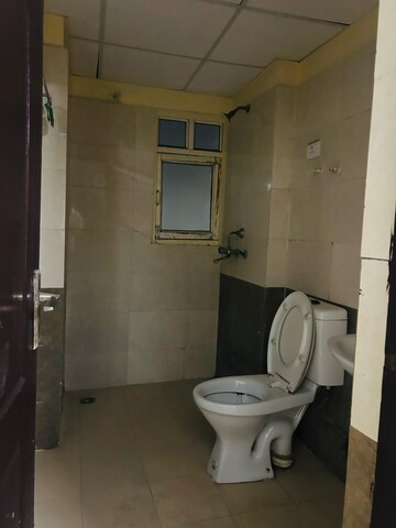Bathroom in 3 BHK Apartment at Gardenia Gateway, Sector 75 – for Rent