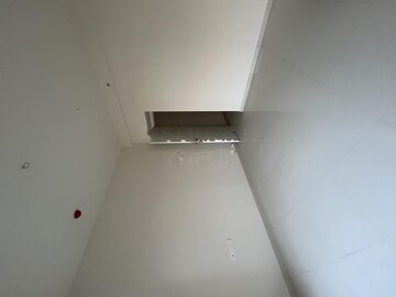 Room in 1 BHK Apartment at Godrej Green Cove, Mahalunge – for Rent