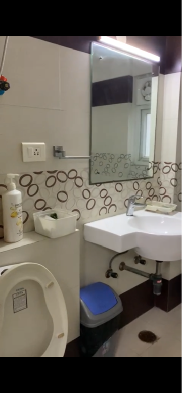 Team Area in 4 BHK Apartment at Sunshine Helios, Sector 78 – for Rent