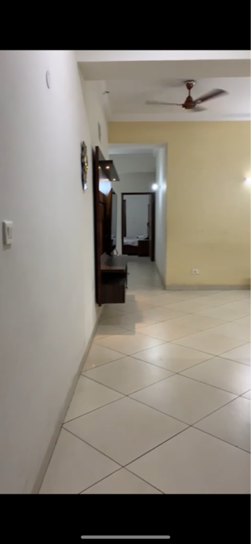 Room in 4 BHK Apartment at Sunshine Helios, Sector 78 – for Rent