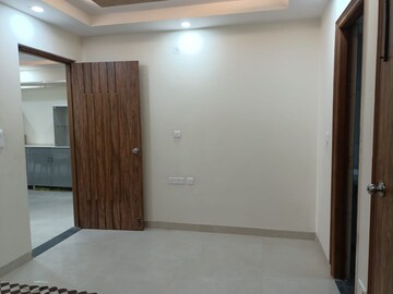 Room in 3 BHK Builder Floor at RPS Palm Drive, Sector 88 – for Sale