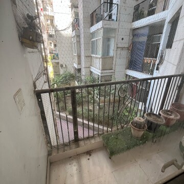 2 BHK Apartment For Rent in Prateek Wisteria, Sector 77