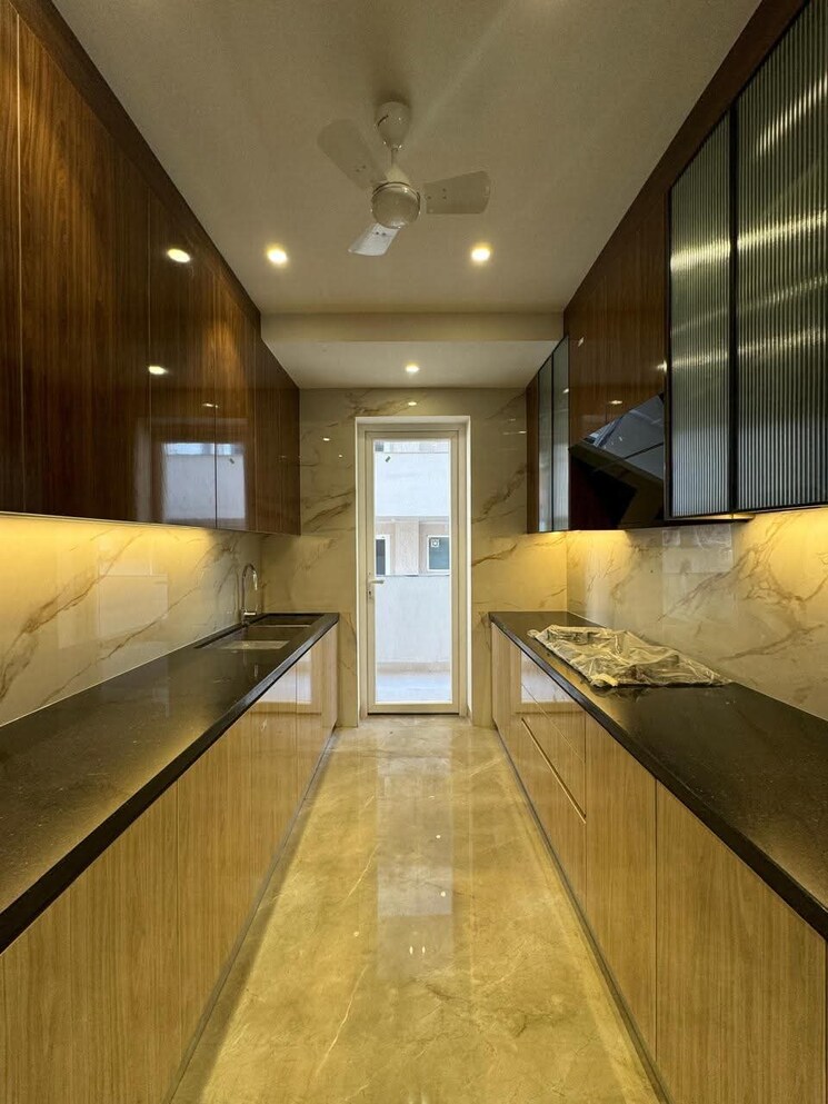 Kitchen, unitech-greenwood-city-apartment 5 Bedroom 4500 Sq.Ft. Builder Floor In Sector 45 Gurgaon 8430072