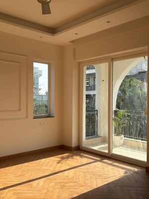 5 BHK Builder Floor For Sale in Unitech Greenwood City Apartment, Sector 45