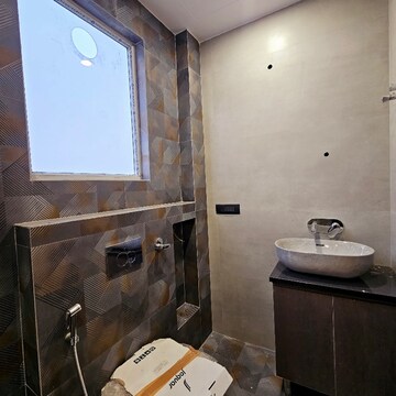 Team Area in 3 BHK Builder Floor at Ansal API Esencia, Sector 67 – for Sale
