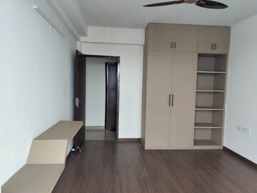 Room in 3.5 BHK Apartment at Sector 88 – for Rent