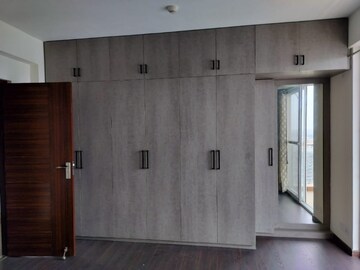 Room in 3.5 BHK Apartment at Sector 88 – for Rent