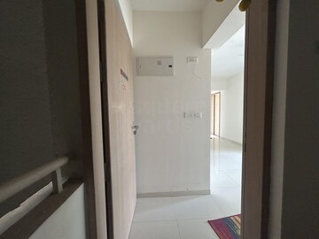 Building Lobby in 2 BHK Apartment at Kohinoor Sapphire, Tathawade – for Rent
