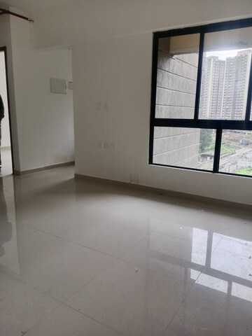 Room in 1 BHK Apartment at Wadhwa Wise City, Old Panvel – for Rent