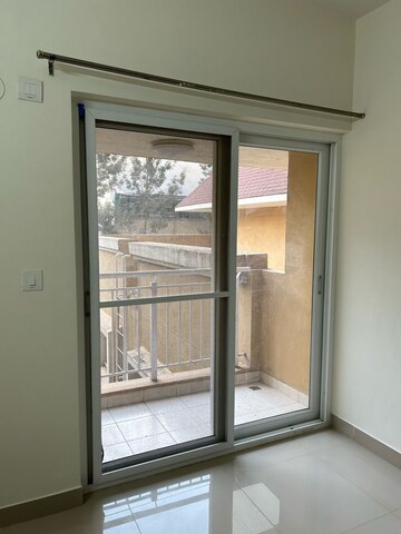 Room in 2 BHK Apartment at Mantri Webcity, Hennur – for Rent