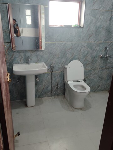 Bathroom in 4 BHK Villa at Ansal Sushant Golf city, Sushant Golf City – for Rent