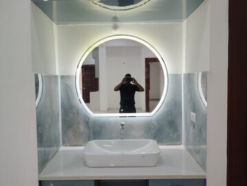 Bathroom in 4 BHK Villa at Ansal Sushant Golf city, Sushant Golf City – for Rent