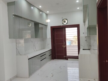 Kitchen in 4 BHK Villa at Ansal Sushant Golf city, Sushant Golf City – for Rent
