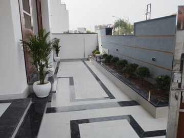 Balcony in 4 BHK Villa at Ansal Sushant Golf city, Sushant Golf City – for Rent