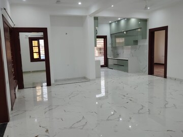 Room in 4 BHK Villa at Ansal Sushant Golf city, Sushant Golf City – for Rent
