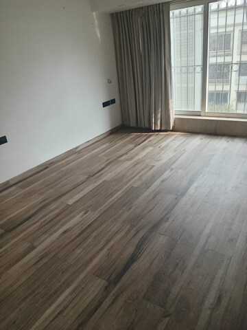 Room in 3 BHK Apartment at Aditya Apartment Andheri West, Andheri West – for Rent