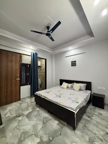 Bedroom in 2 BHK Builder Floor at Ardee City, Sector 52 – for Rent