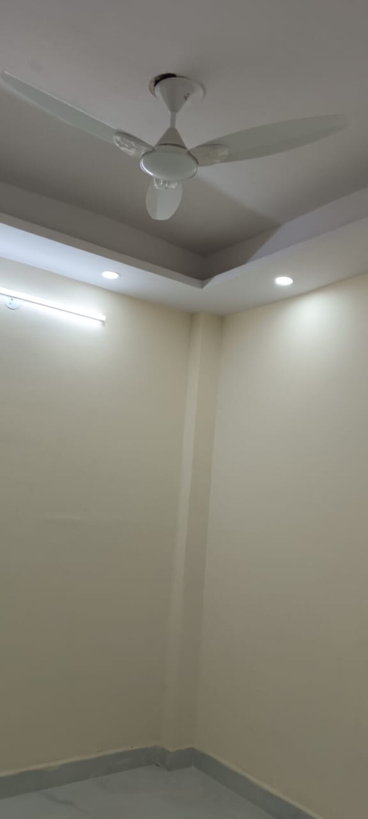 Room, krishna nagar 2 Bedroom 450 Sq.Ft. Builder Floor In Krishna Nagar Delhi 8430330